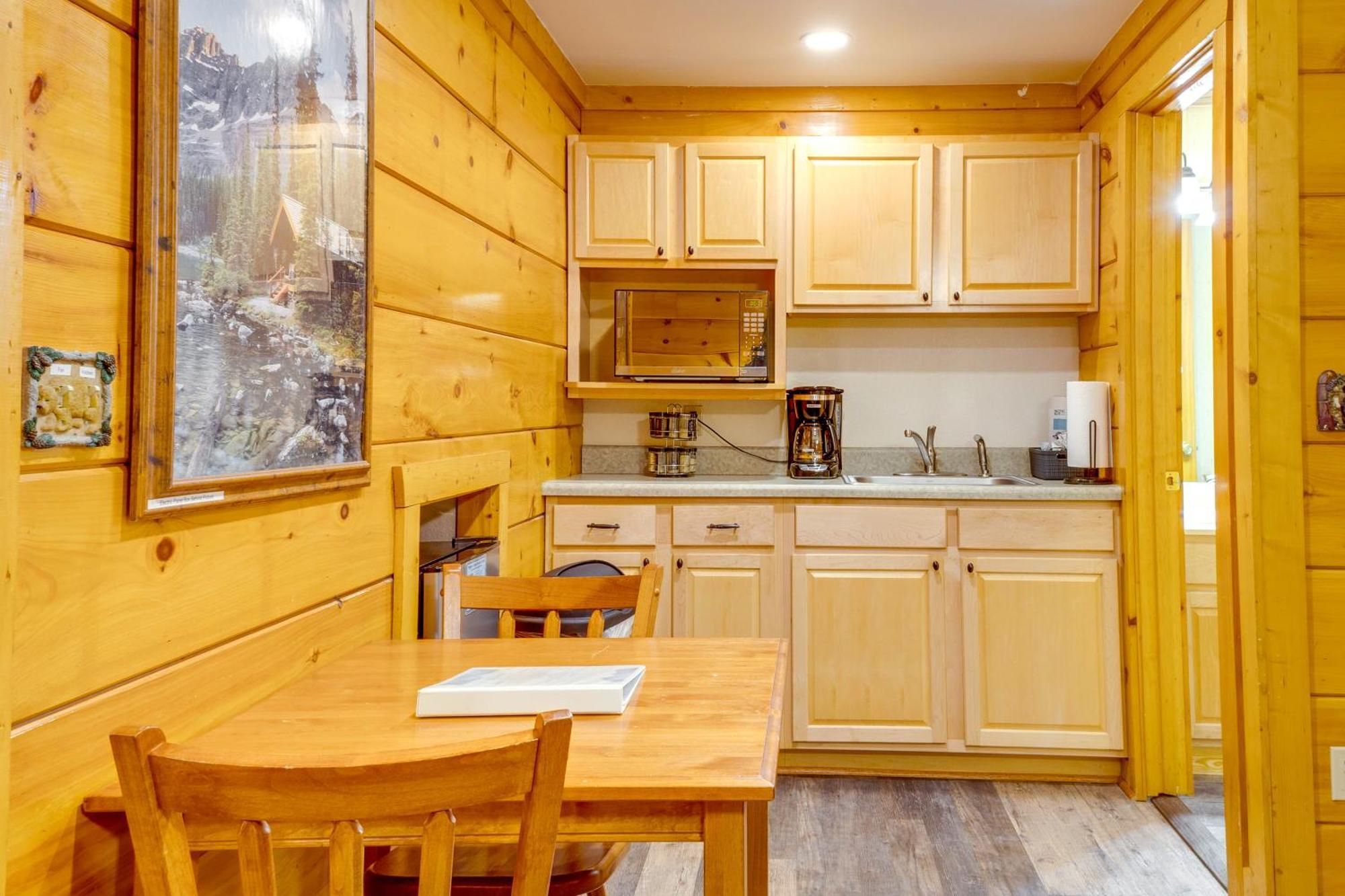 Pigeon Forge Resort Studio Cabin On Dollywood Ln! 外观 照片