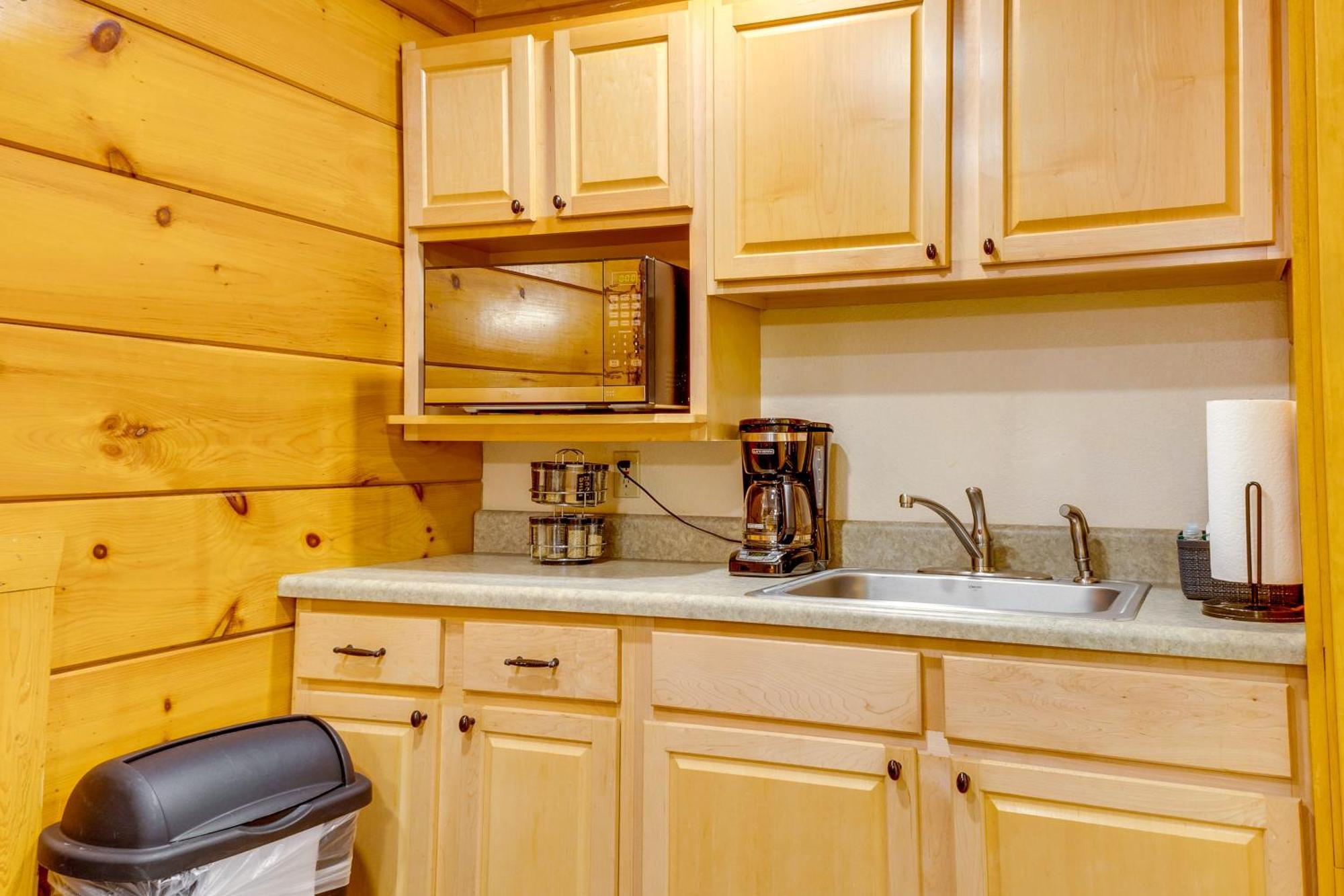Pigeon Forge Resort Studio Cabin On Dollywood Ln! 外观 照片